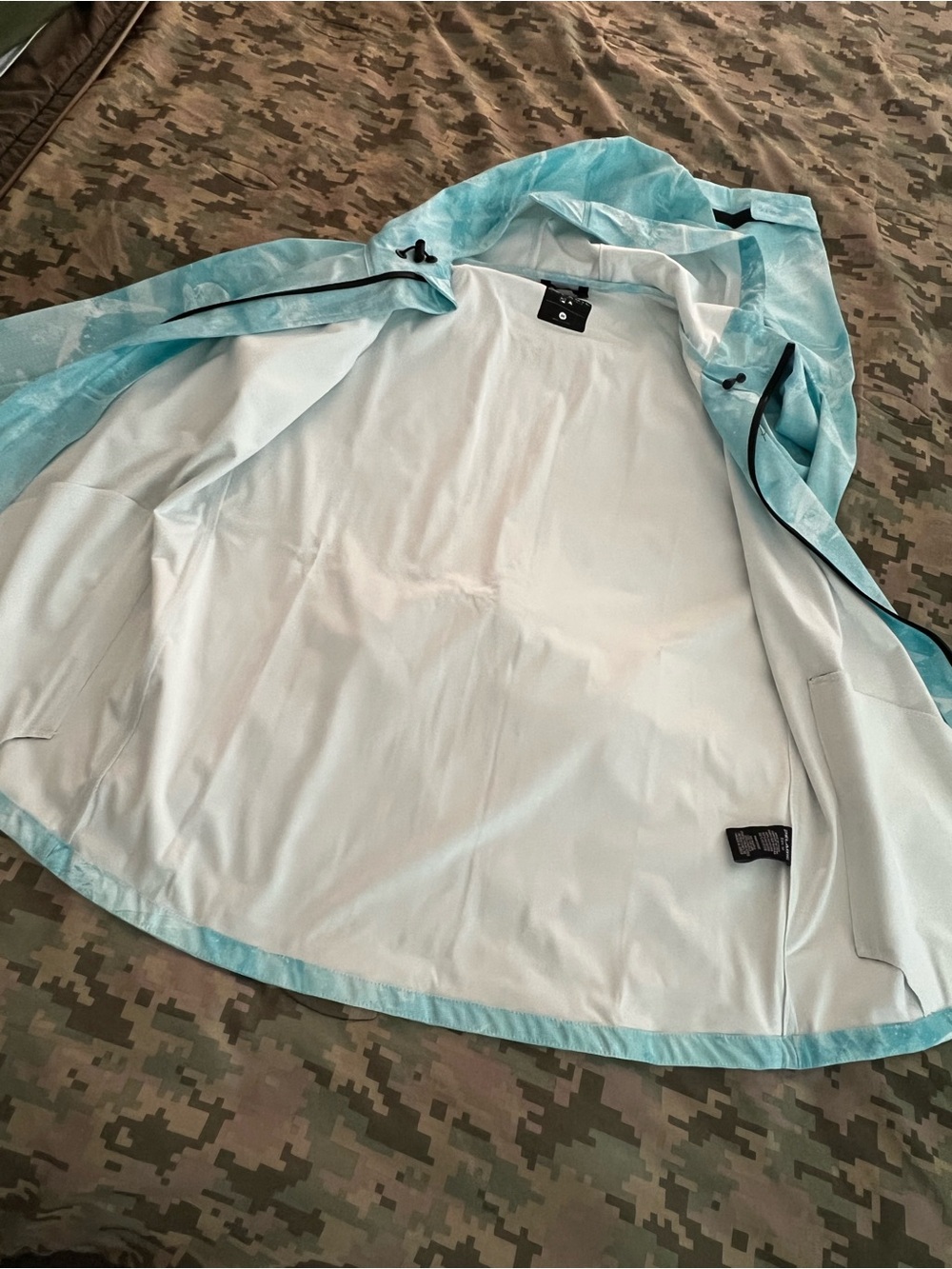 NWT Pelagic Chubasco Rain Jacket - Picture 6 of 10